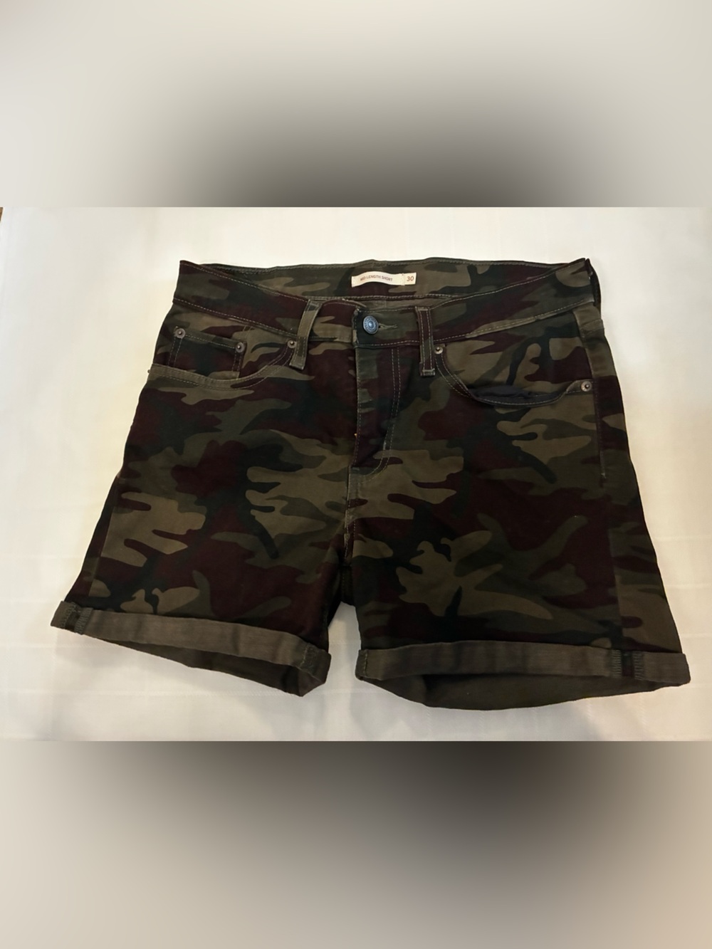 Levi’s Women’s Camo Roll-Cuff Jean Shorts - Olive Green